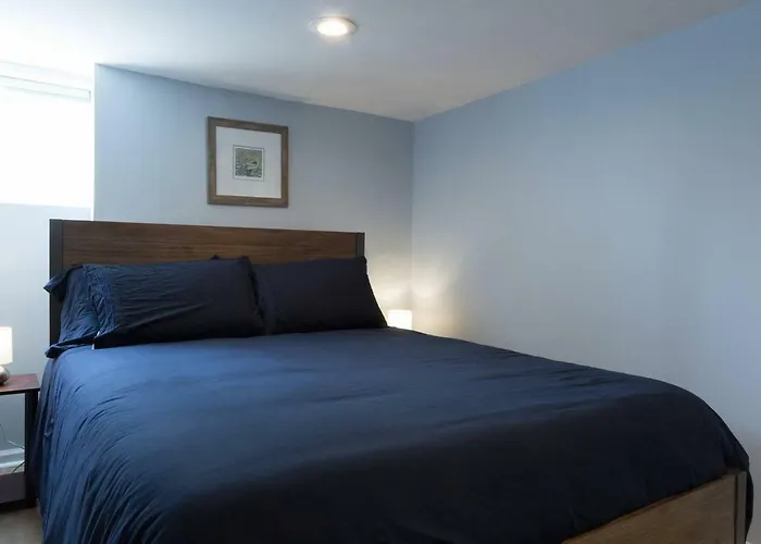 Luxury 2 Bedroom Apartment W/ Free Parking