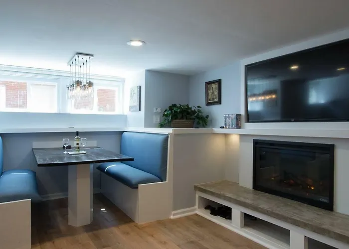 Luxury 2 Bedroom Apartment W/ Free Parking