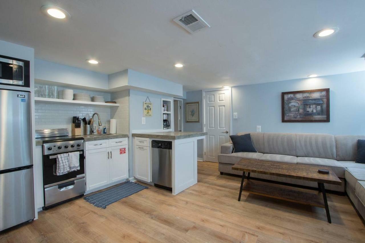 Luxury 2 Bedroom W/ Free Parking * Washington