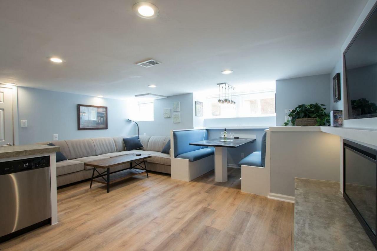 Luxury 2 Bedroom W/ Free Parking Hébergement de vacances